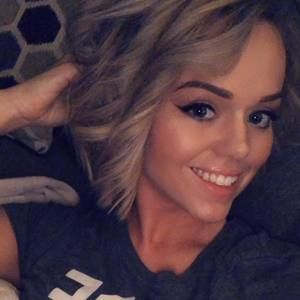 Meet your Posher, Cassandra